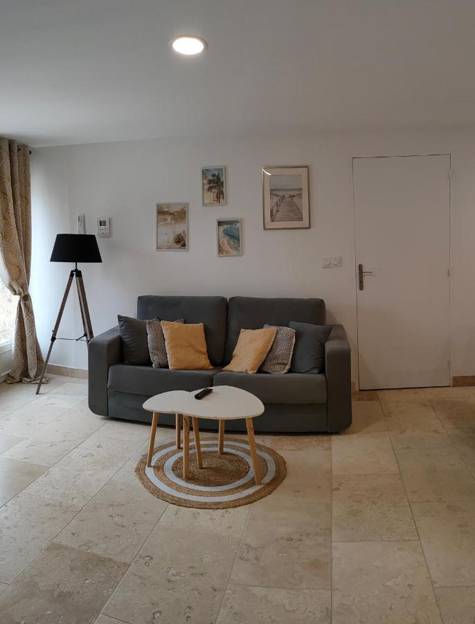 Appartement Dans Mas Provencal Arles Exterior photo